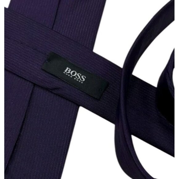 HUGO BOSS Men's 100% Silk Necktie LUXURY Tie Solid Purple W:3" EUC - Picture 2 of 4